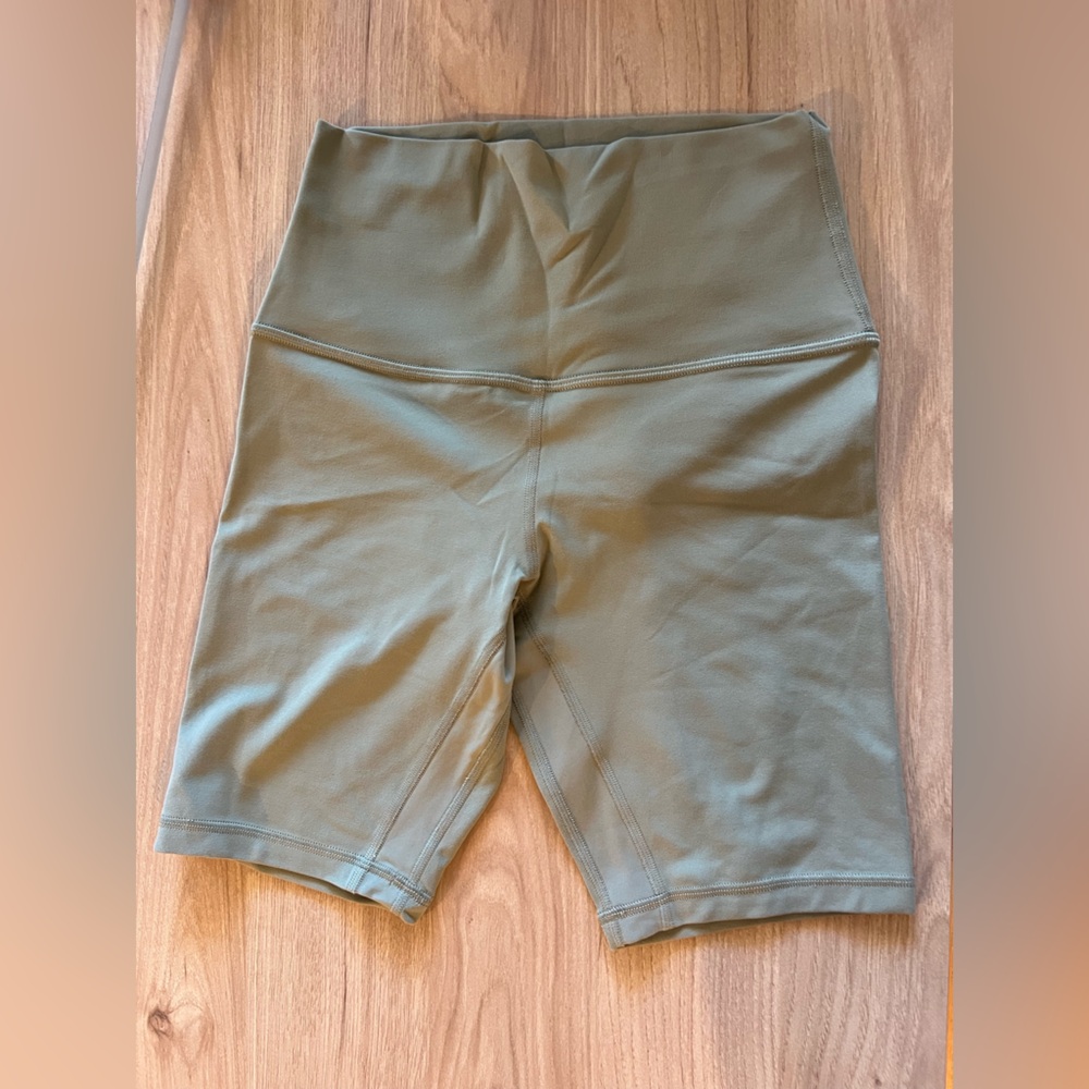 Lululemon Align shorts (8 inch) in size 4
